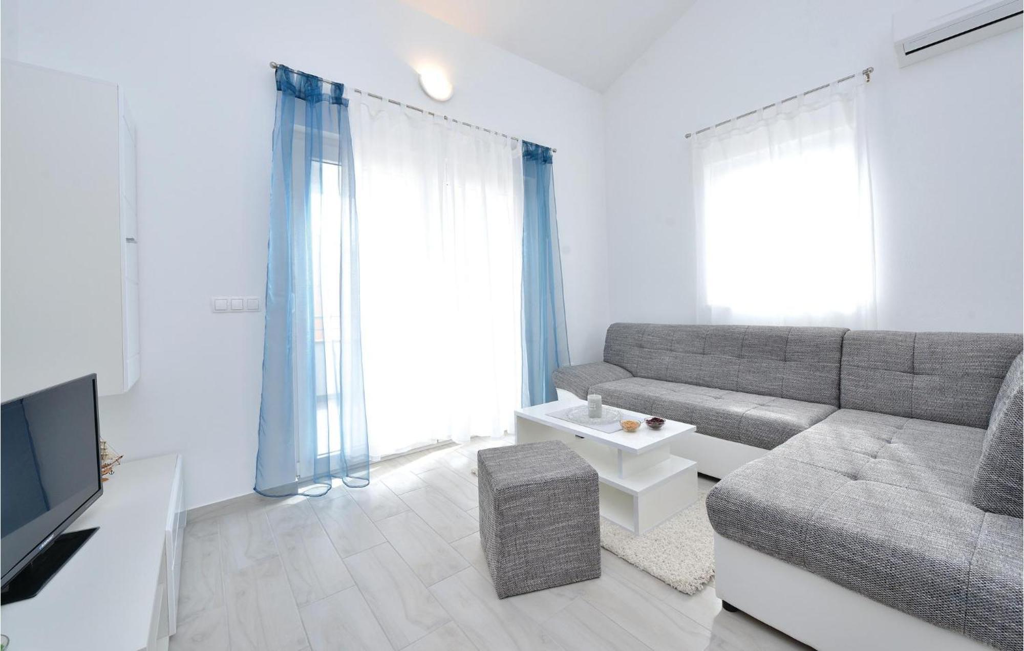 Nice Apartment In Vrsi-Mulo With Wifi 외부 사진