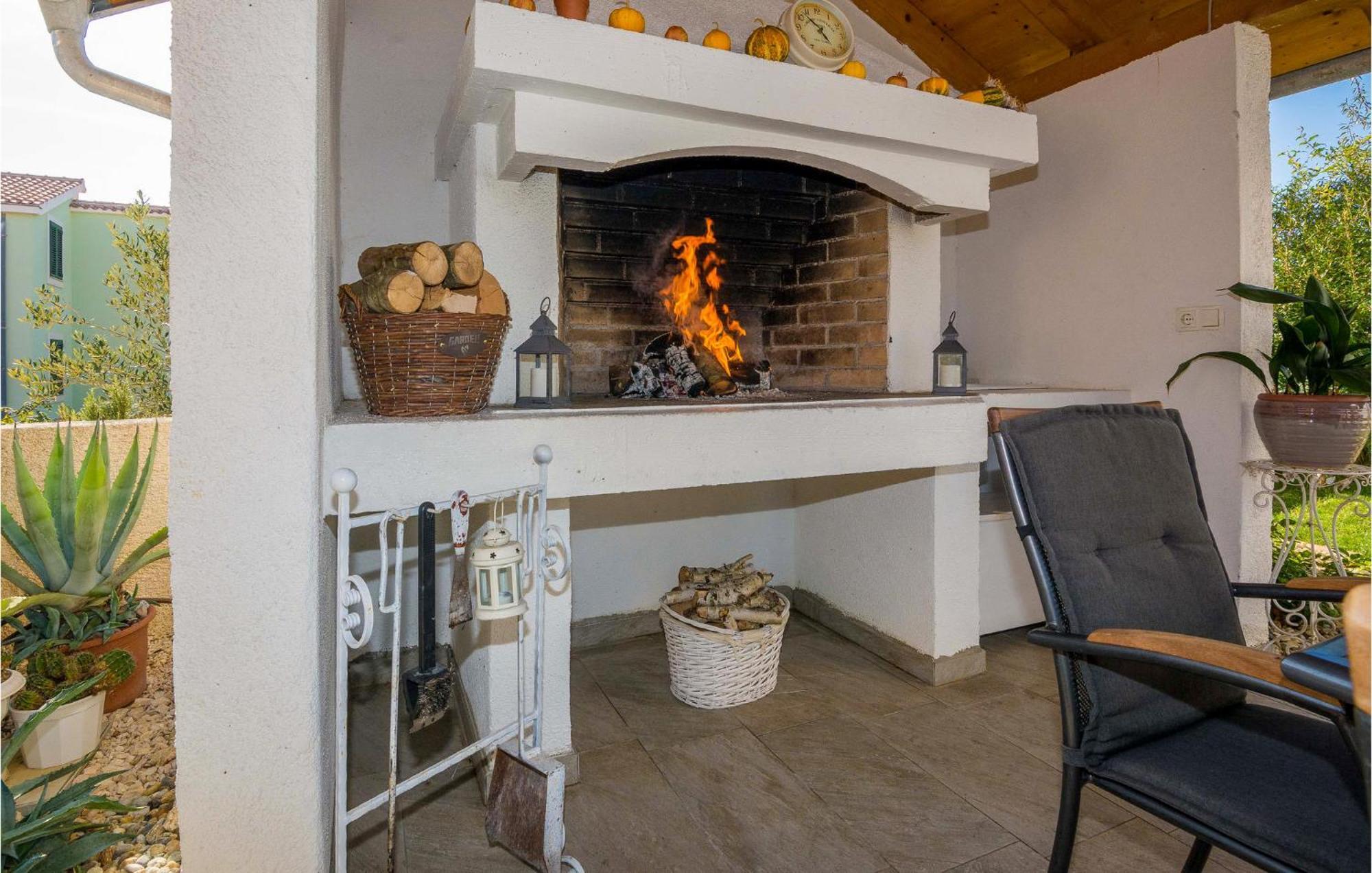 Nice Apartment In Vrsi-Mulo With Wifi 외부 사진