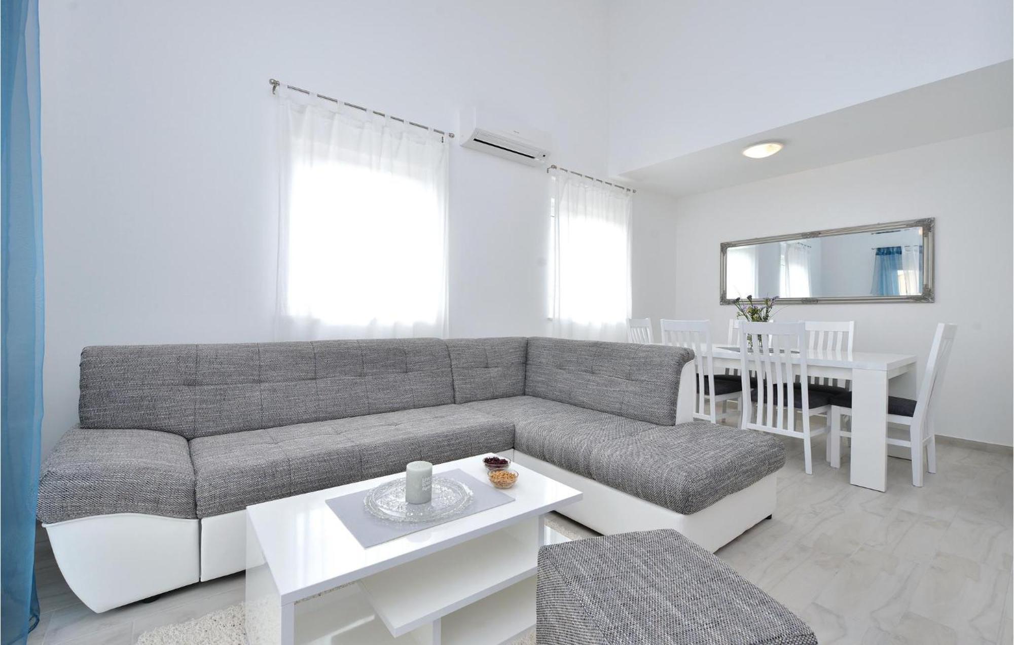 Nice Apartment In Vrsi-Mulo With Wifi 외부 사진